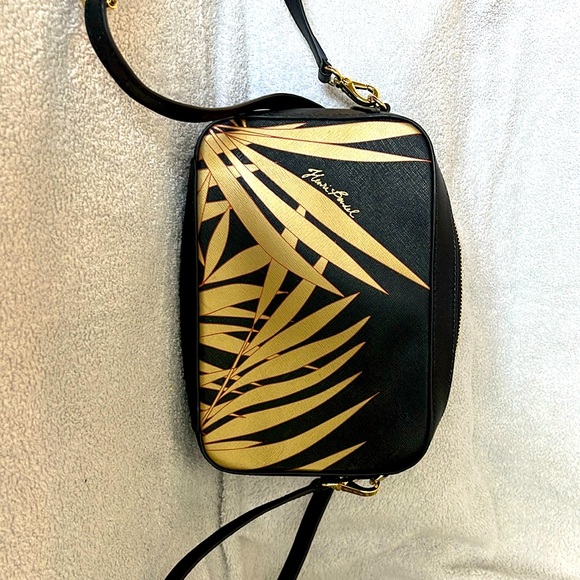 Henri Bendel small crossbody - Picture 1 of 5